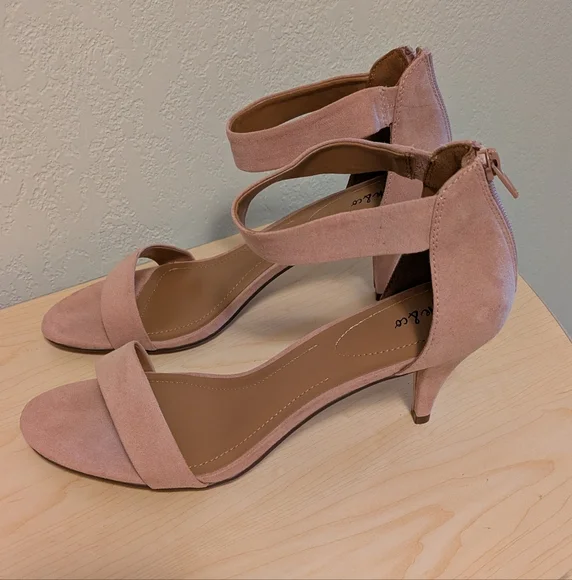 Style & Co Pink Heels with Suede Finish - Picture 2 of 9
